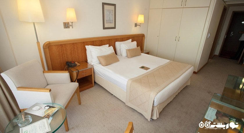 تخت بزرگ اتاق استاندارد